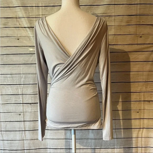 Free People Deep V Faux Wrap Long Sleeve Top Size Medium - Picture 7 of 10